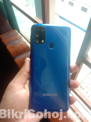 SAMSUNG M31